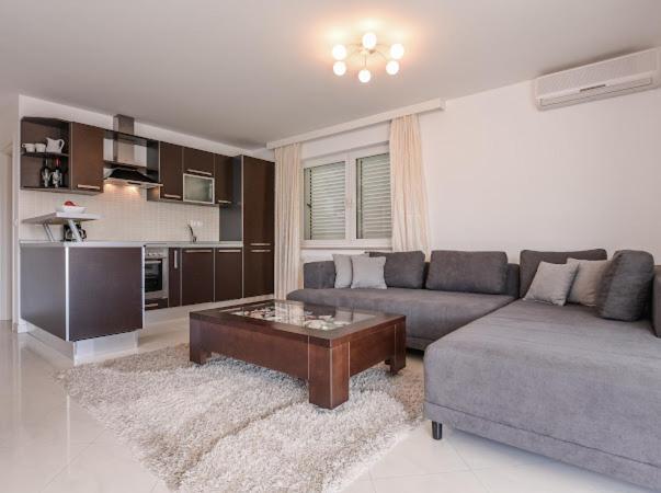 Apartments Villa Slavica Ичичи Экстерьер фото