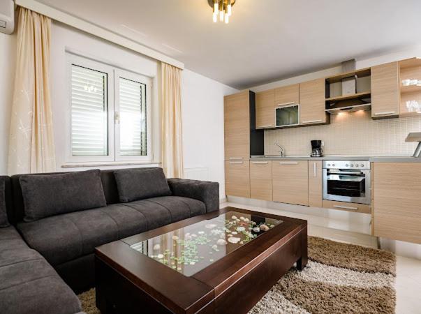Apartments Villa Slavica Ичичи Экстерьер фото