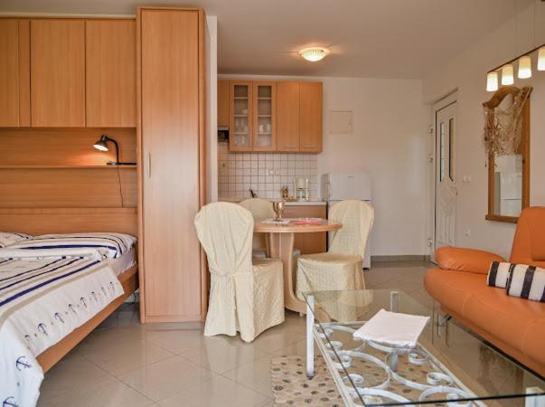 Apartments Villa Slavica Ичичи Экстерьер фото